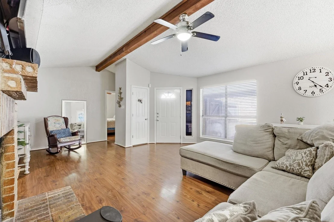 Photo of 1312 Hackamore Street