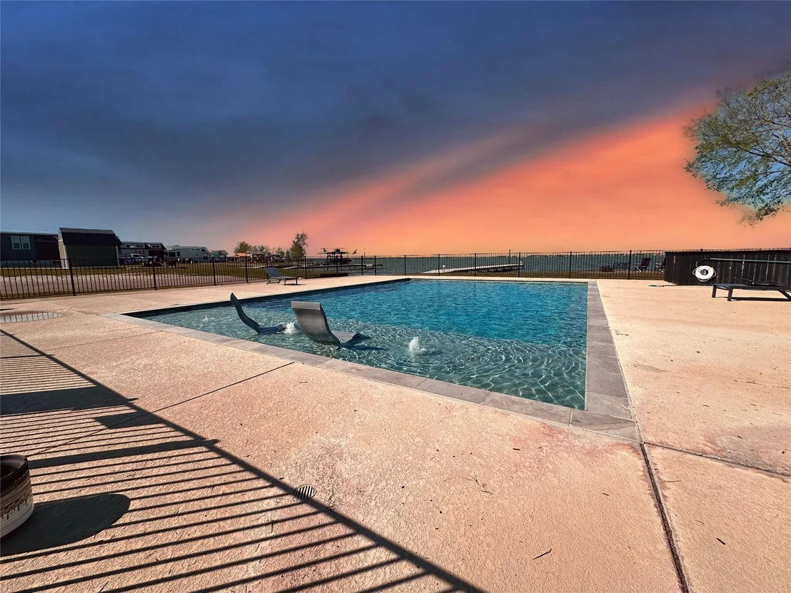 Photo of 5086 Waterfront Road