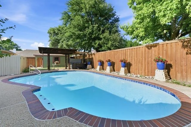 Photo of 5017 River Bluff Drive