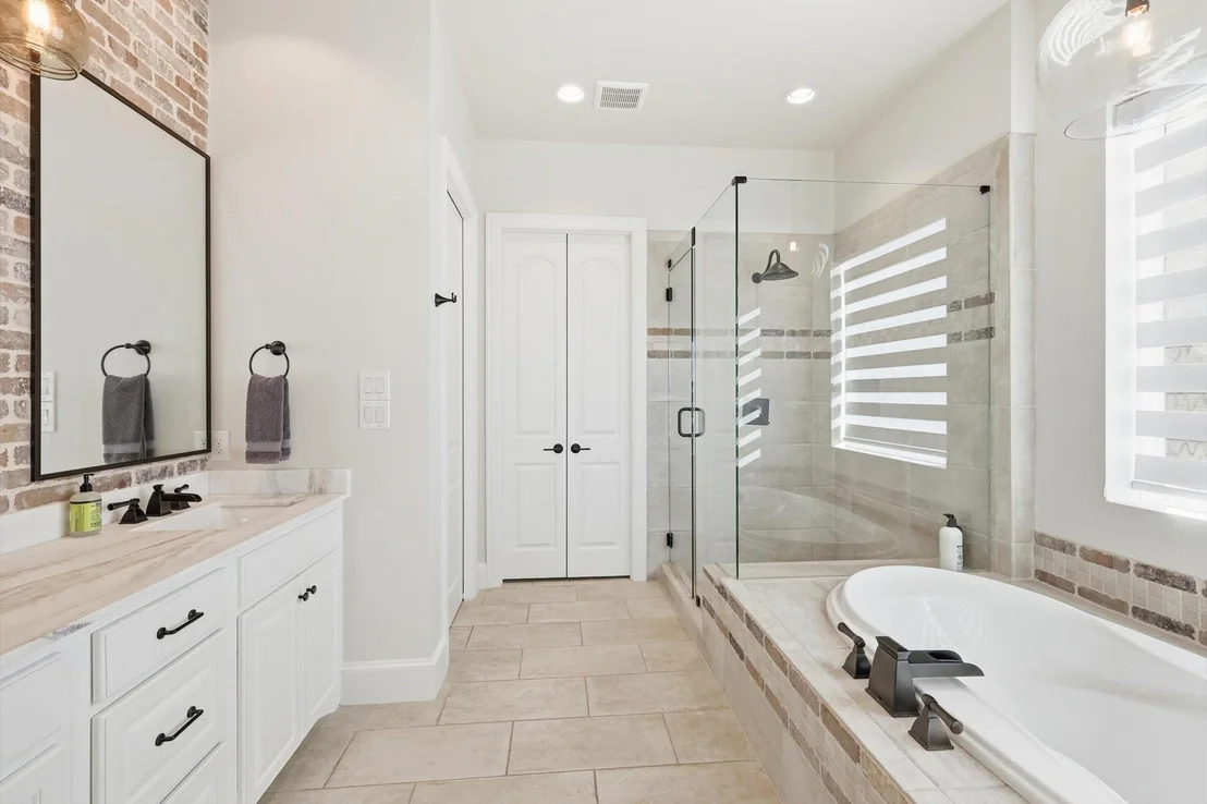 Photo of 7105 W Hells Gate Drive