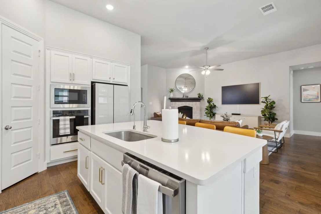 Photo of 1104 Holcombe Drive