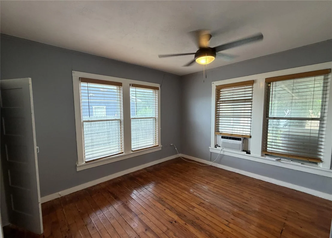 Photo of 267 N Katy Road