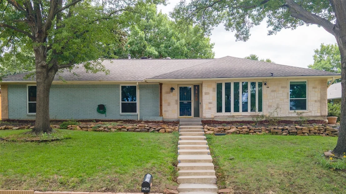 Photo of 1406 N Trail Drive