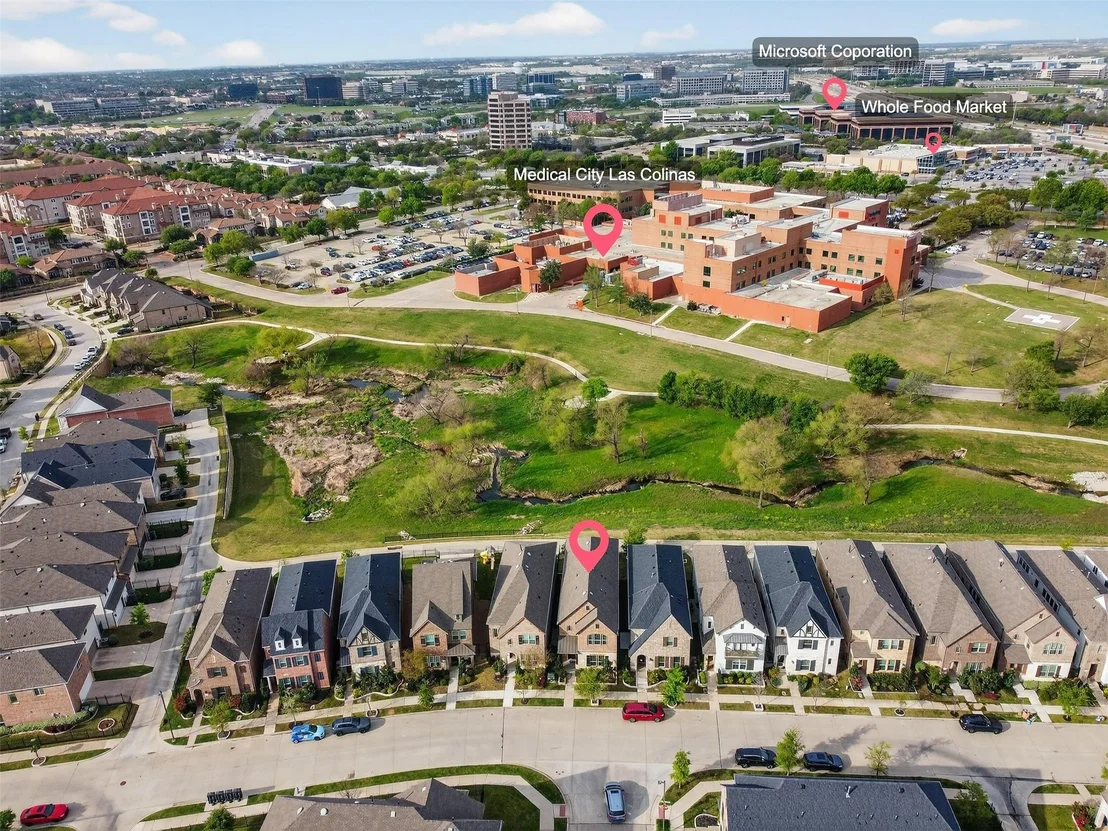 Photo of 580 Courtyard Lane