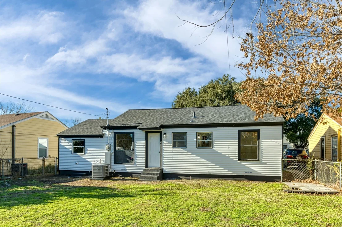 Photo of 2842 Carlson Drive