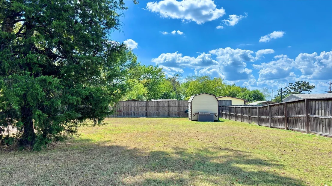 Photo of 555 Comanche Drive