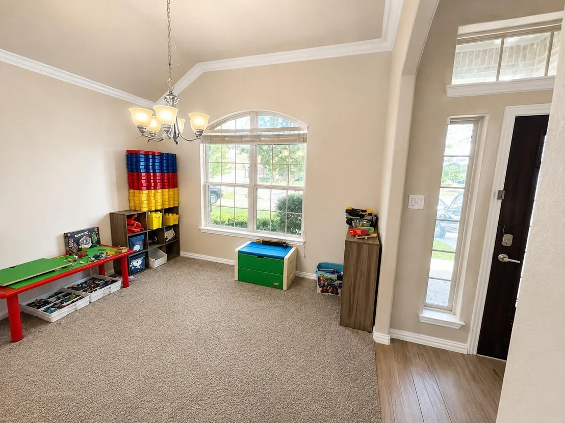 Photo of 347 Chamberlain Drive