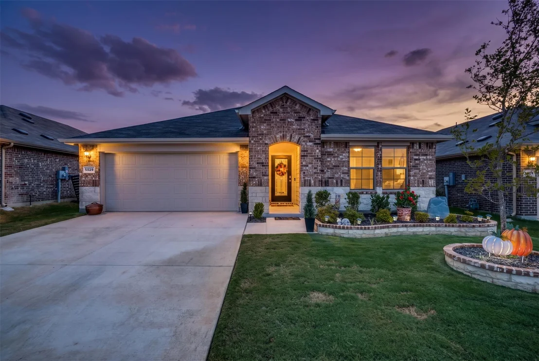 Photo of 5529 Legends Way