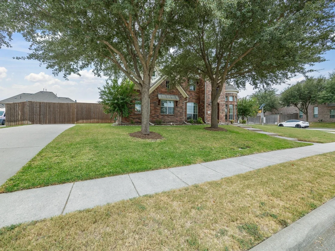 Photo of 412 Oriole Drive