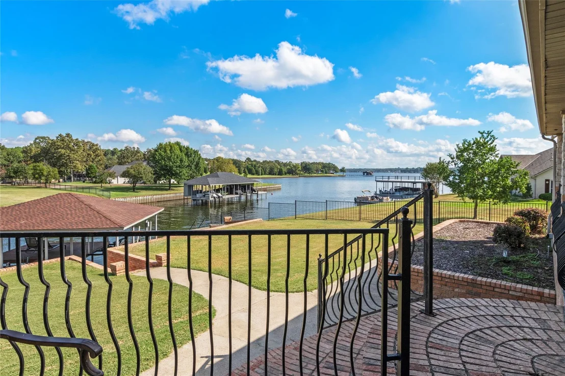 Photo of 180 Surls Drive