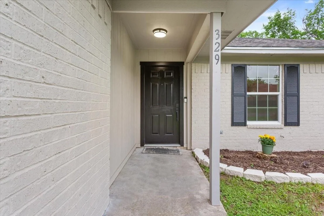 Photo of 329 Applewood Lane