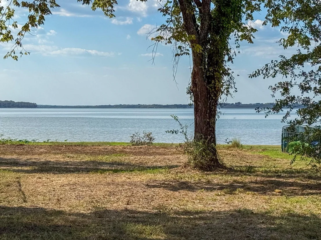Photo of 1520 Shoreline Drive