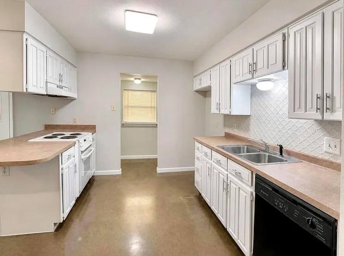 Photo of 915 Lemontree Drive