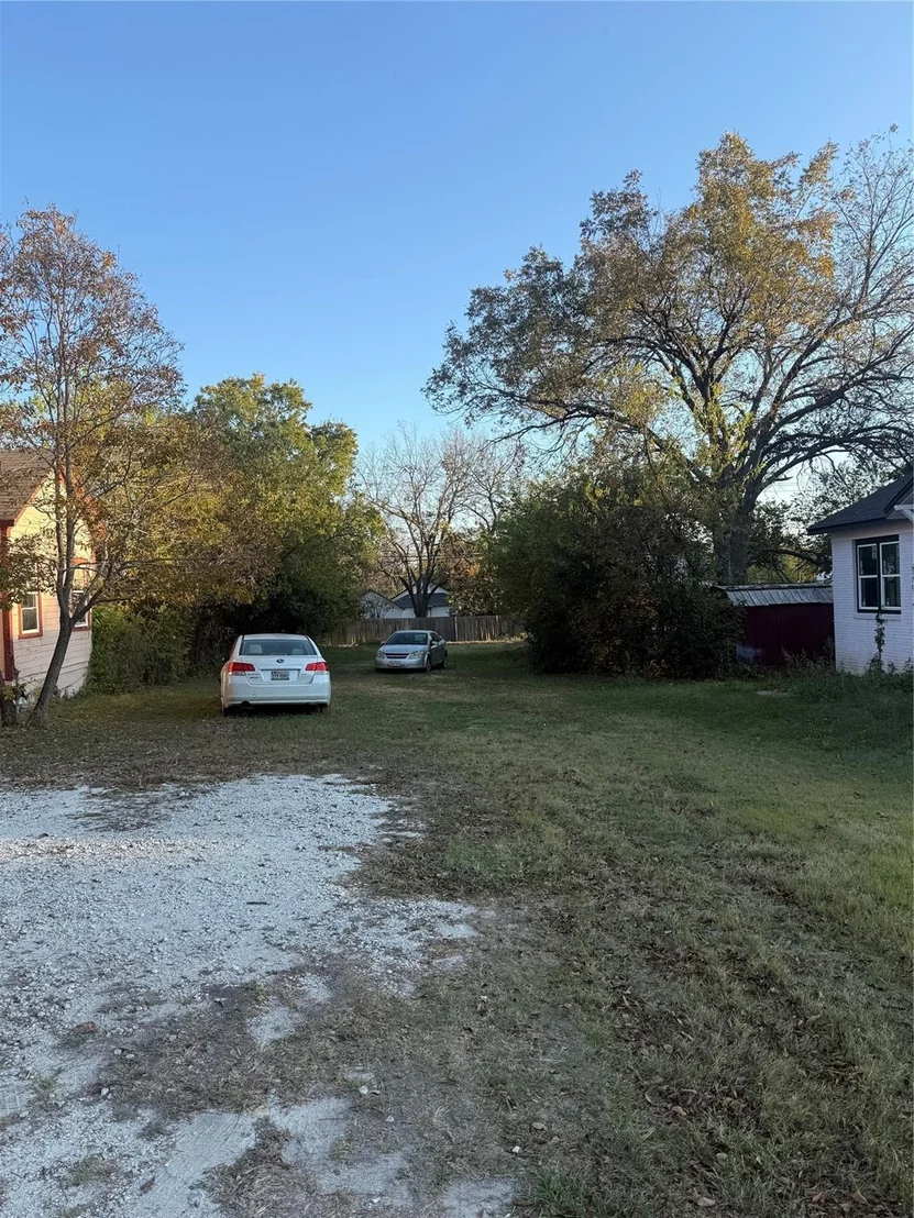 Photo of 2600 COLONIAL