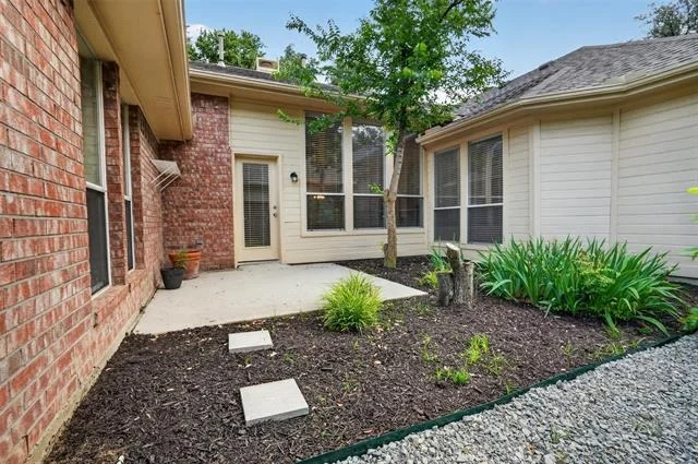 Photo of 6864 Bushnell Drive