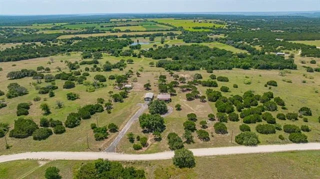 Photo of 1271 Private 2120 Road