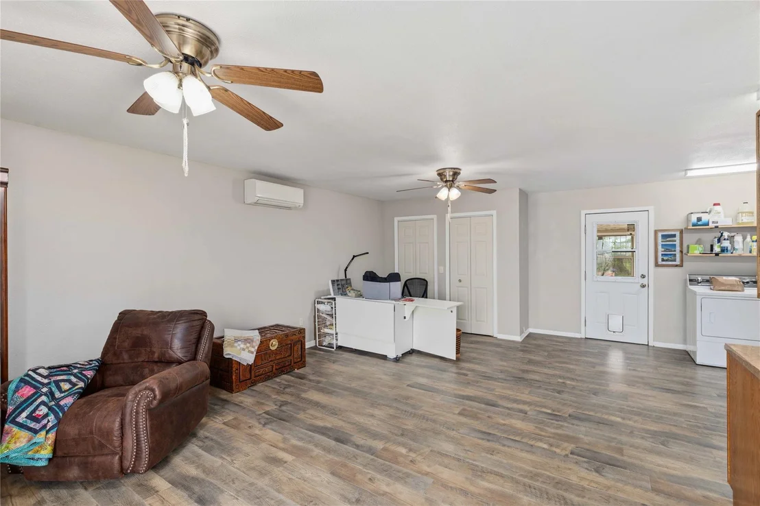 Photo of 205 longhorn dr