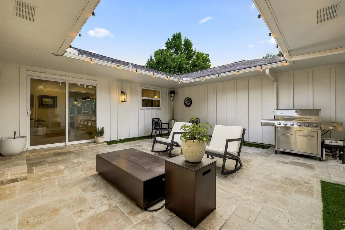 Photo of 7429 Tangleglen Drive