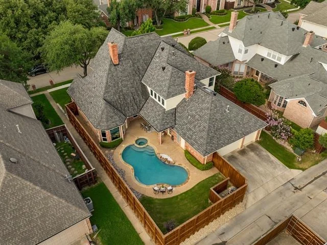 Photo of 5937 Glendower Lane