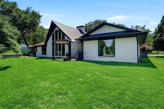 Photo of 4213 Winding Way