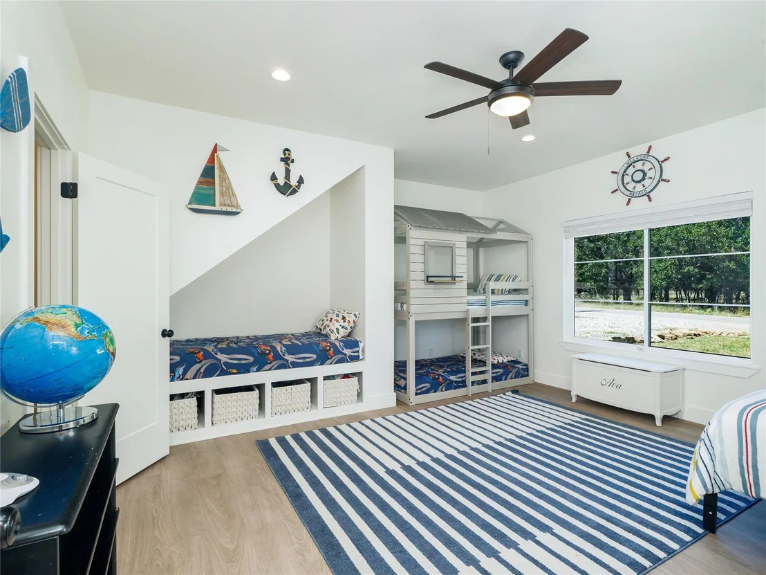 Photo of 660 Oak Point Drive