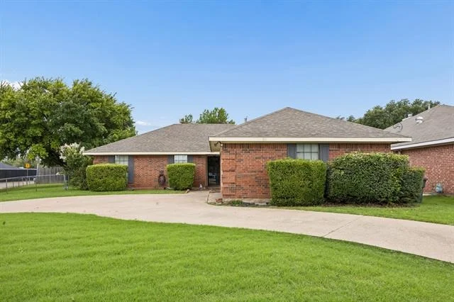Photo of 301 Southlake Drive