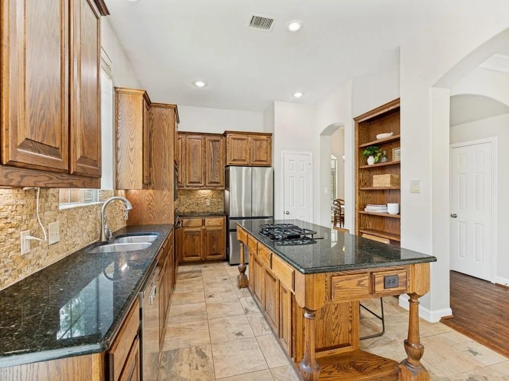 Photo of 1001 Thornapple Drive