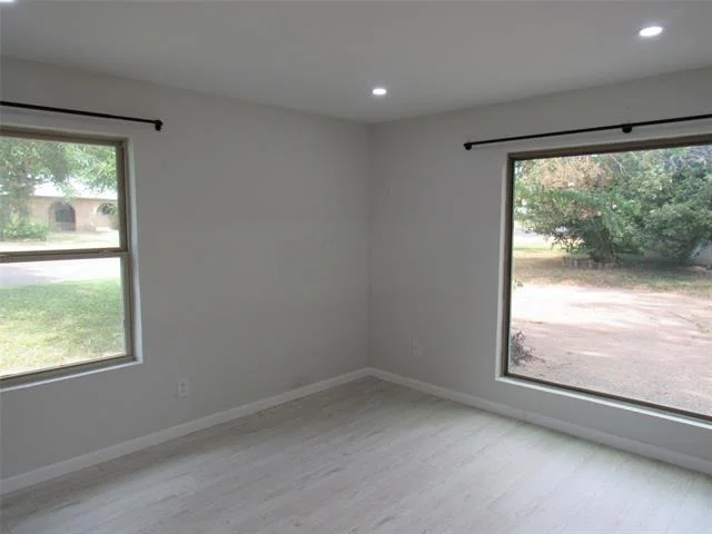 Photo of 321 Crescent Drive