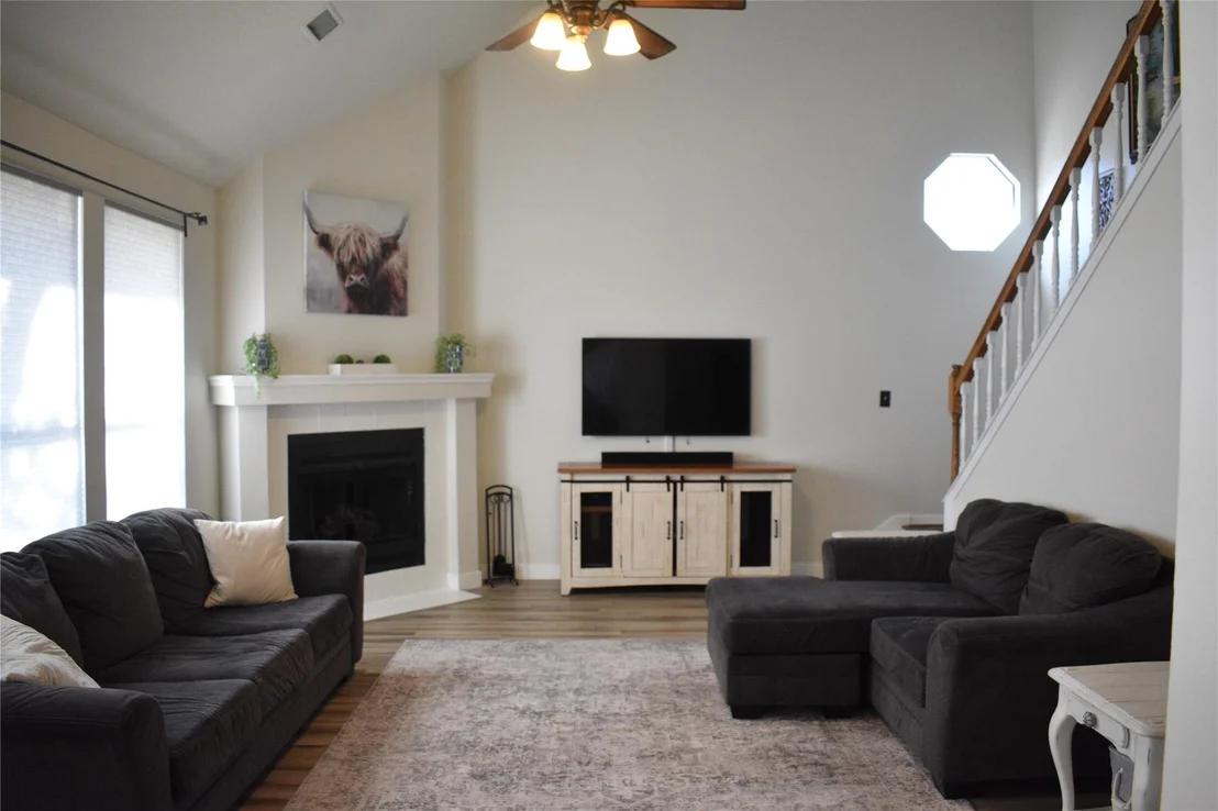 Photo of 602 N River Crest