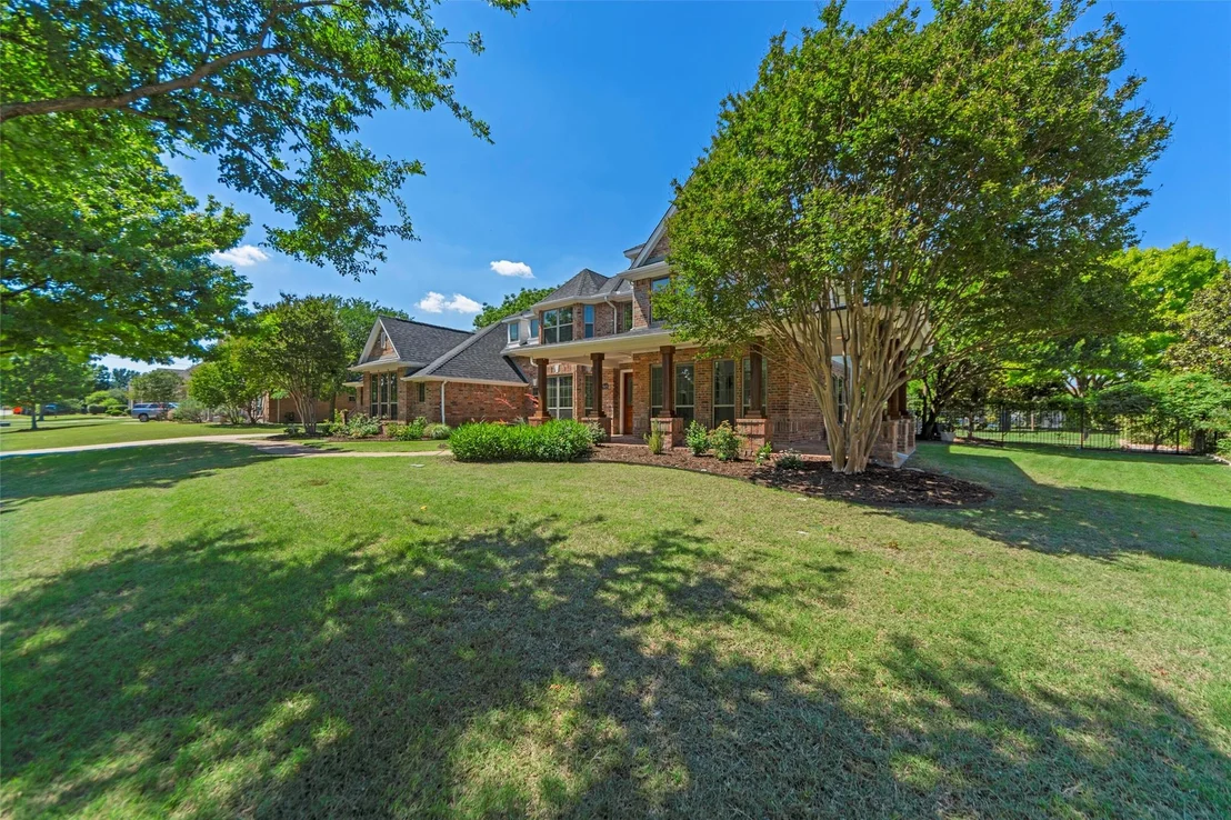 Photo of 5805 Glenmore Drive