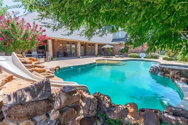 Photo of 4334 La Hacienda Drive