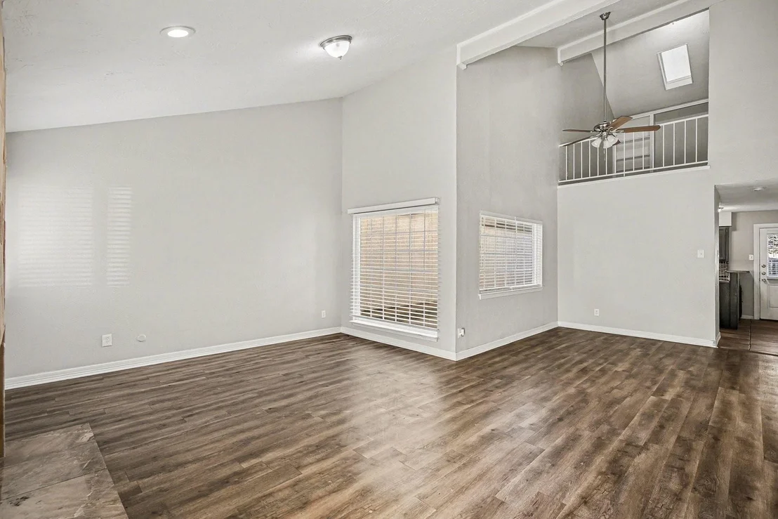 Photo of 1606 Hawthorne Drive