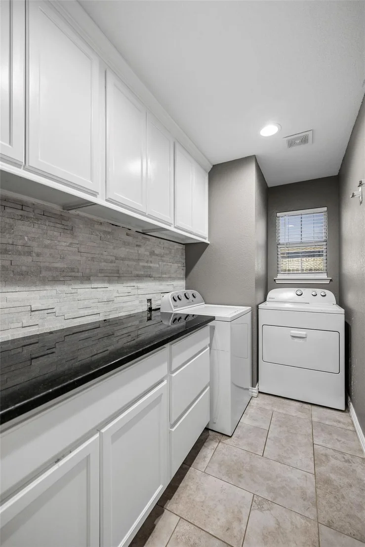 Photo of 607 Meadowbrook Drive