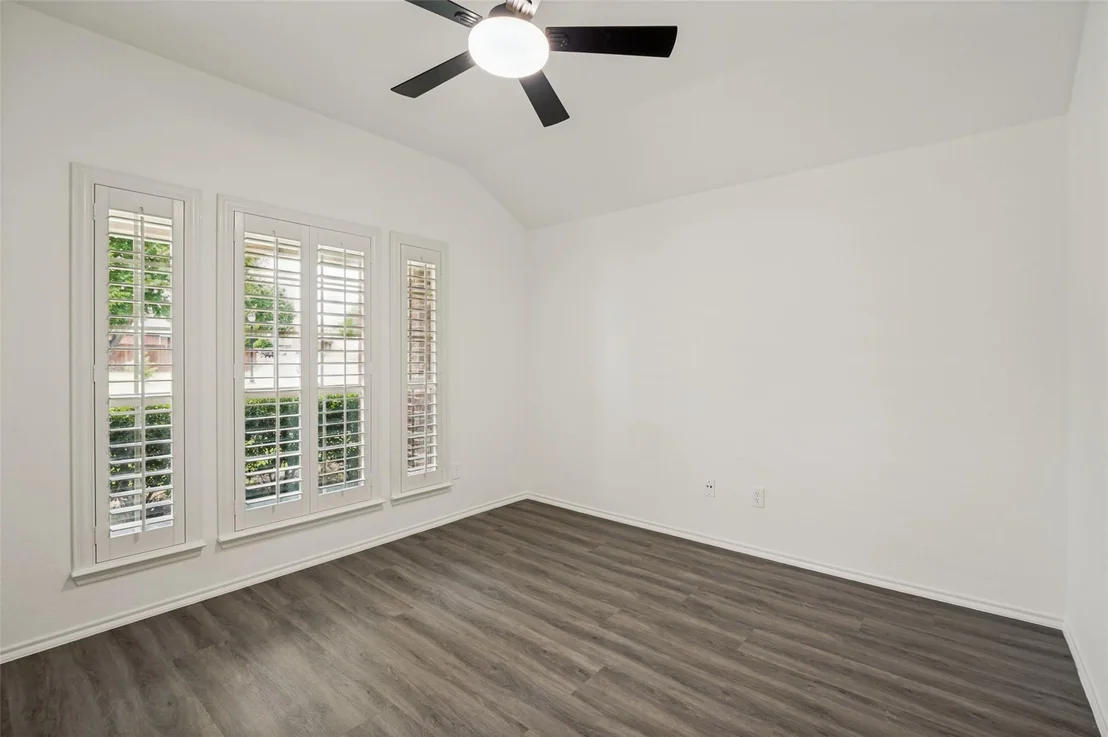 Photo of 1097 Luton Drive