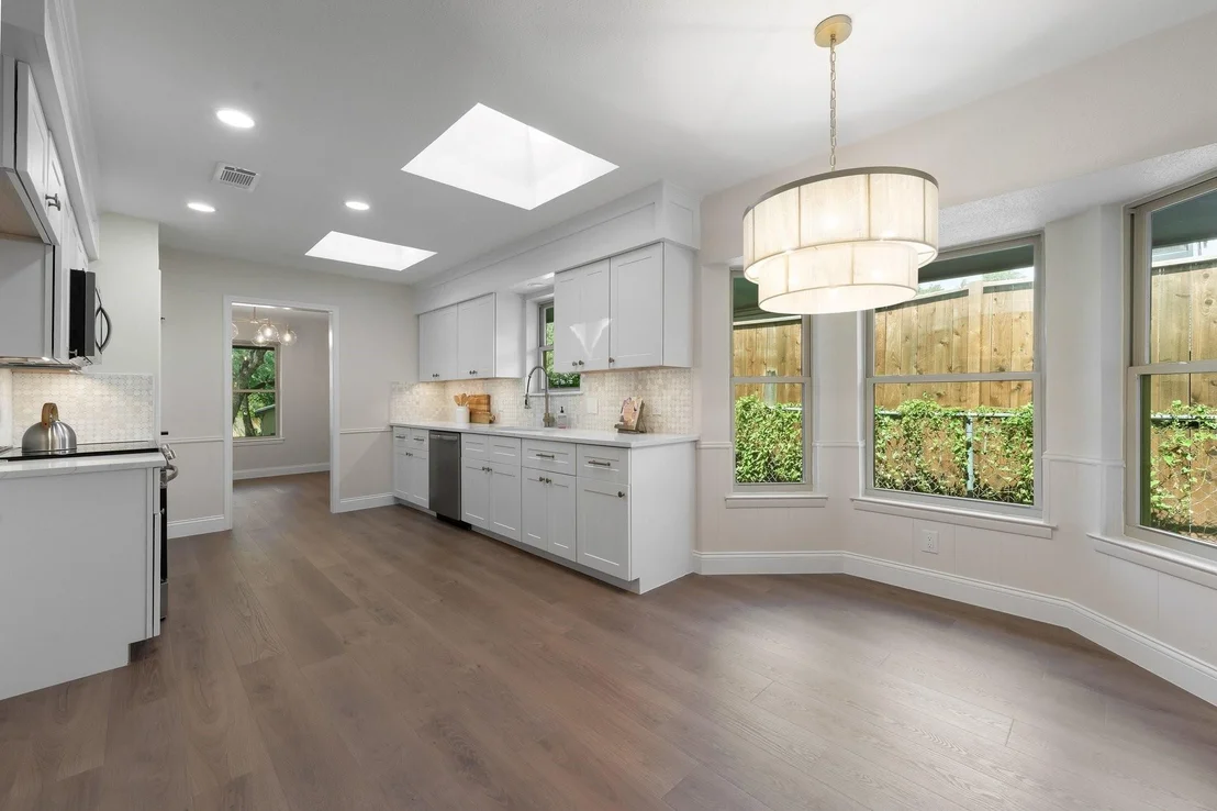 Photo of 2844 Hurstview Drive
