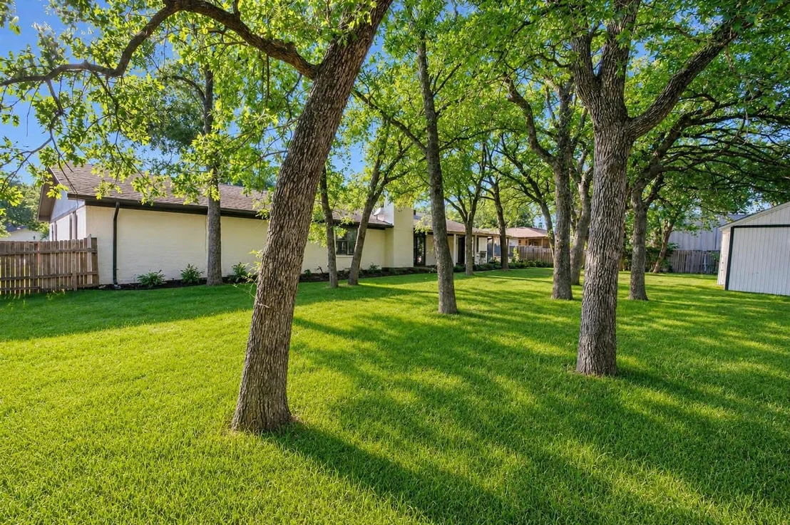 Photo of 209 Mistletoe Lane