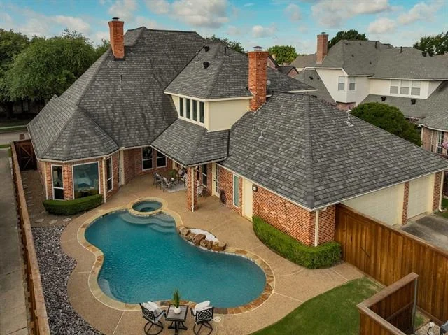 Photo of 5937 Glendower Lane