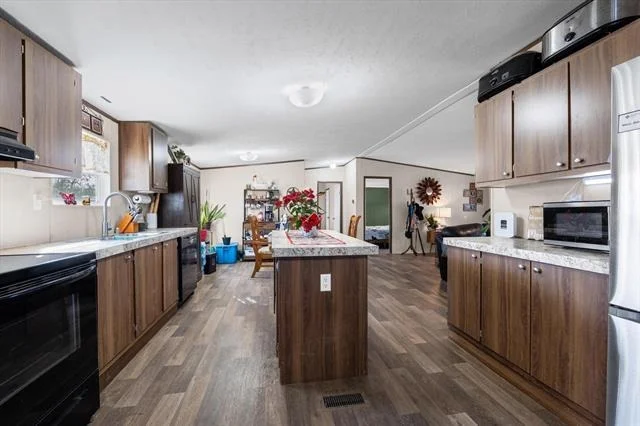 Photo of 1639 Elm Lake Road