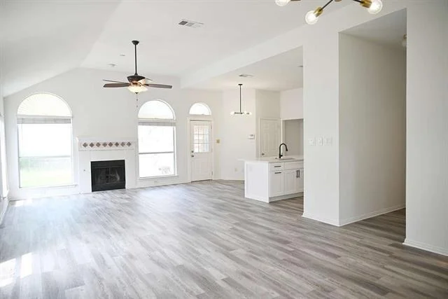 Photo of 1511 Oak Tree Road