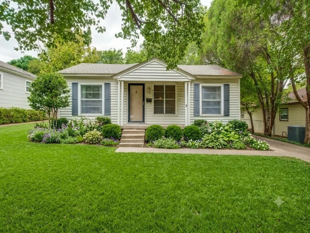 Photo of 9543 Peninsula Drive