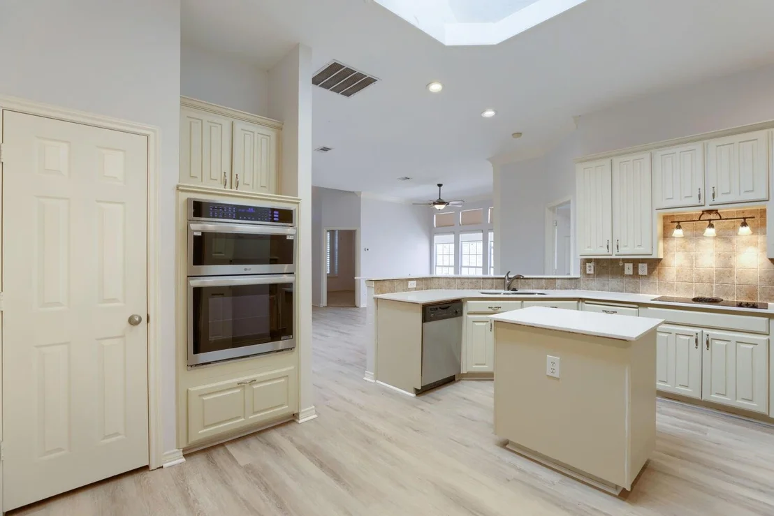 Photo of 8622 Forest Glen Drive
