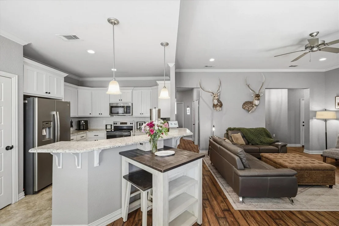 Photo of 3123 Oak Bend