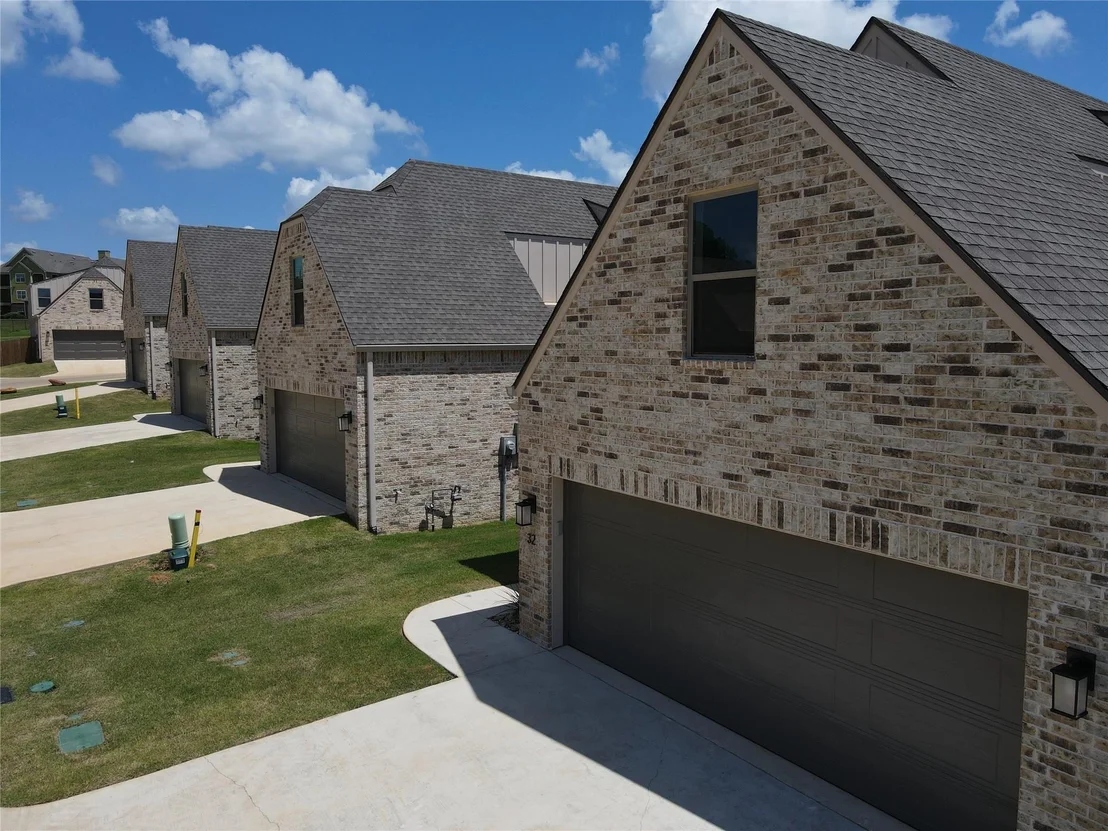 Photo of Unit MULTI at 4344 Macnab Drive