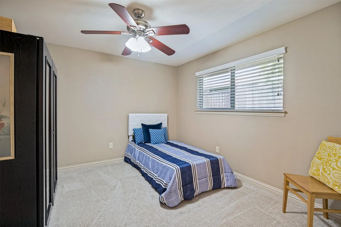 Photo of 2420 Windsor Place