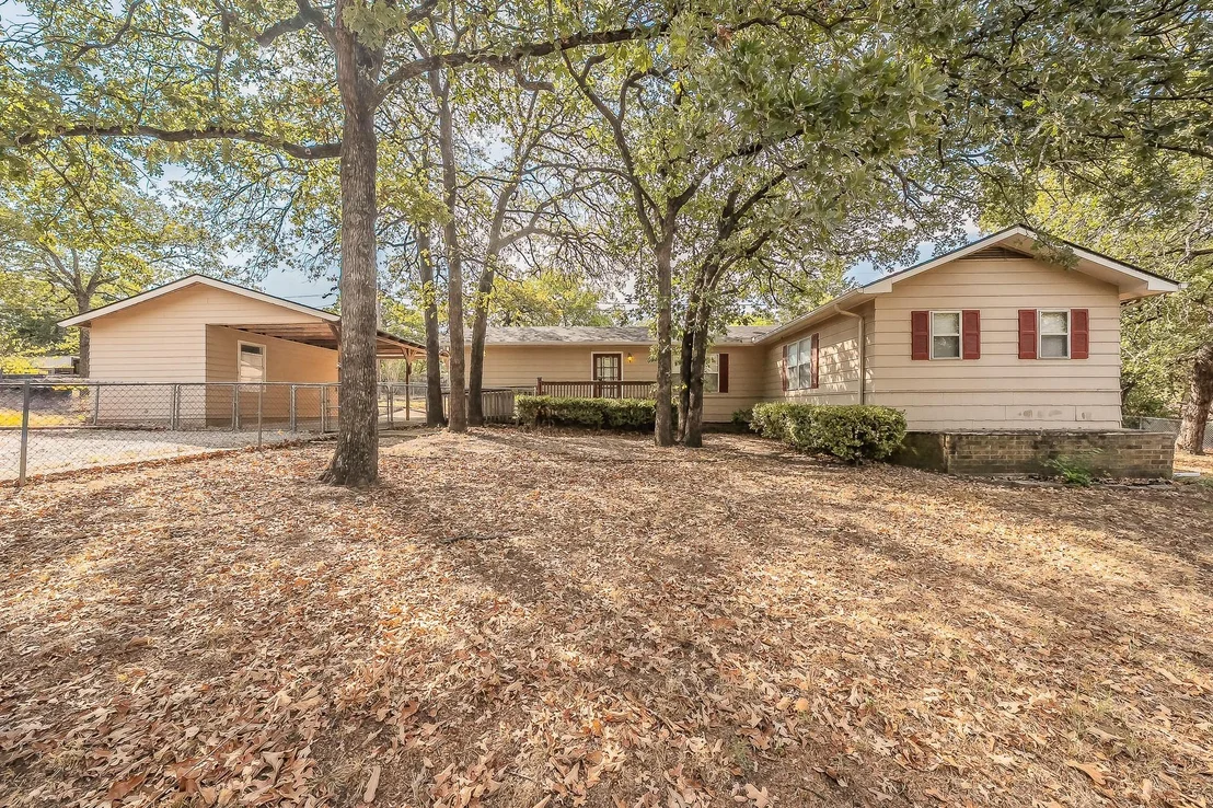 Photo of 1812 Highland Drive E
