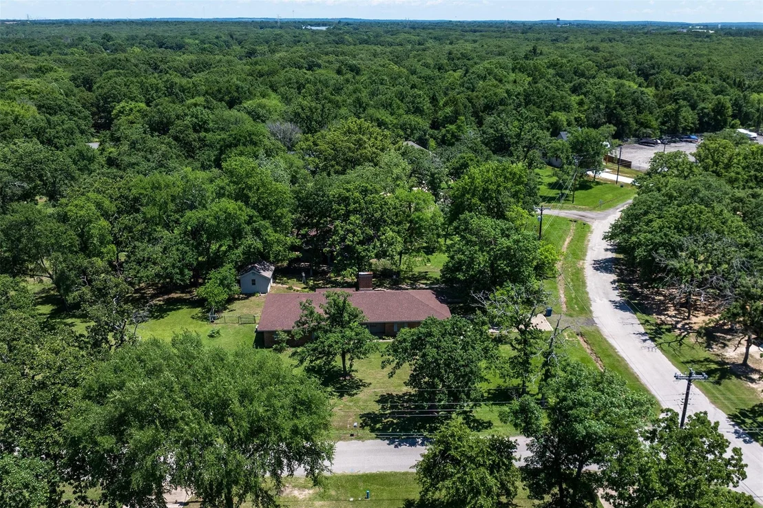 Photo of 1 Oakridge Circle