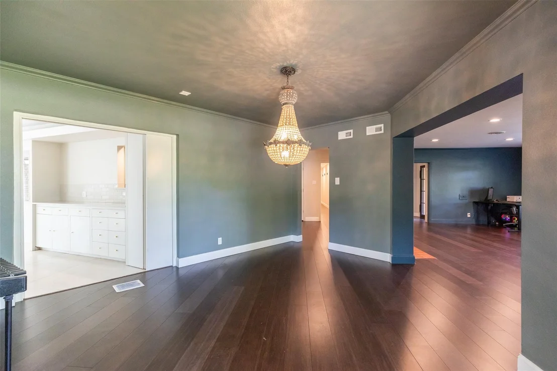 Photo of 3765 Woodridge Drive