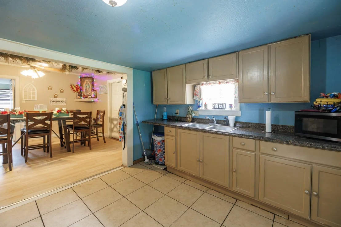 Photo of 308 W 5th Street