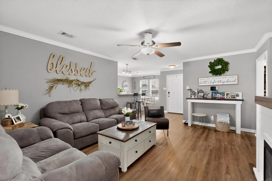 Photo of 423 Caloway Drive