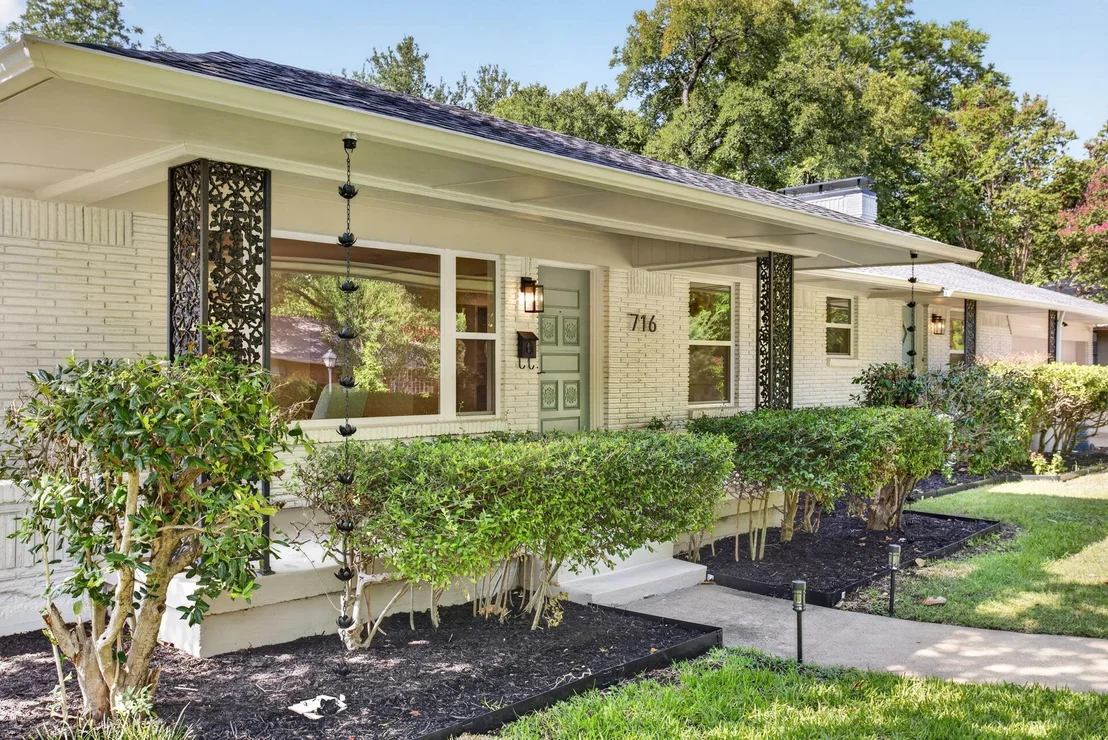 Photo of 716 Mayrant Drive